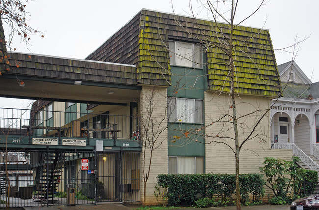 Building Photo - The Veranda