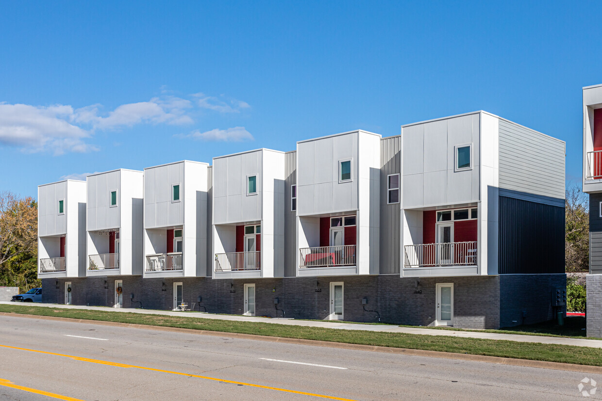 Building Photo - Baum Crossing
