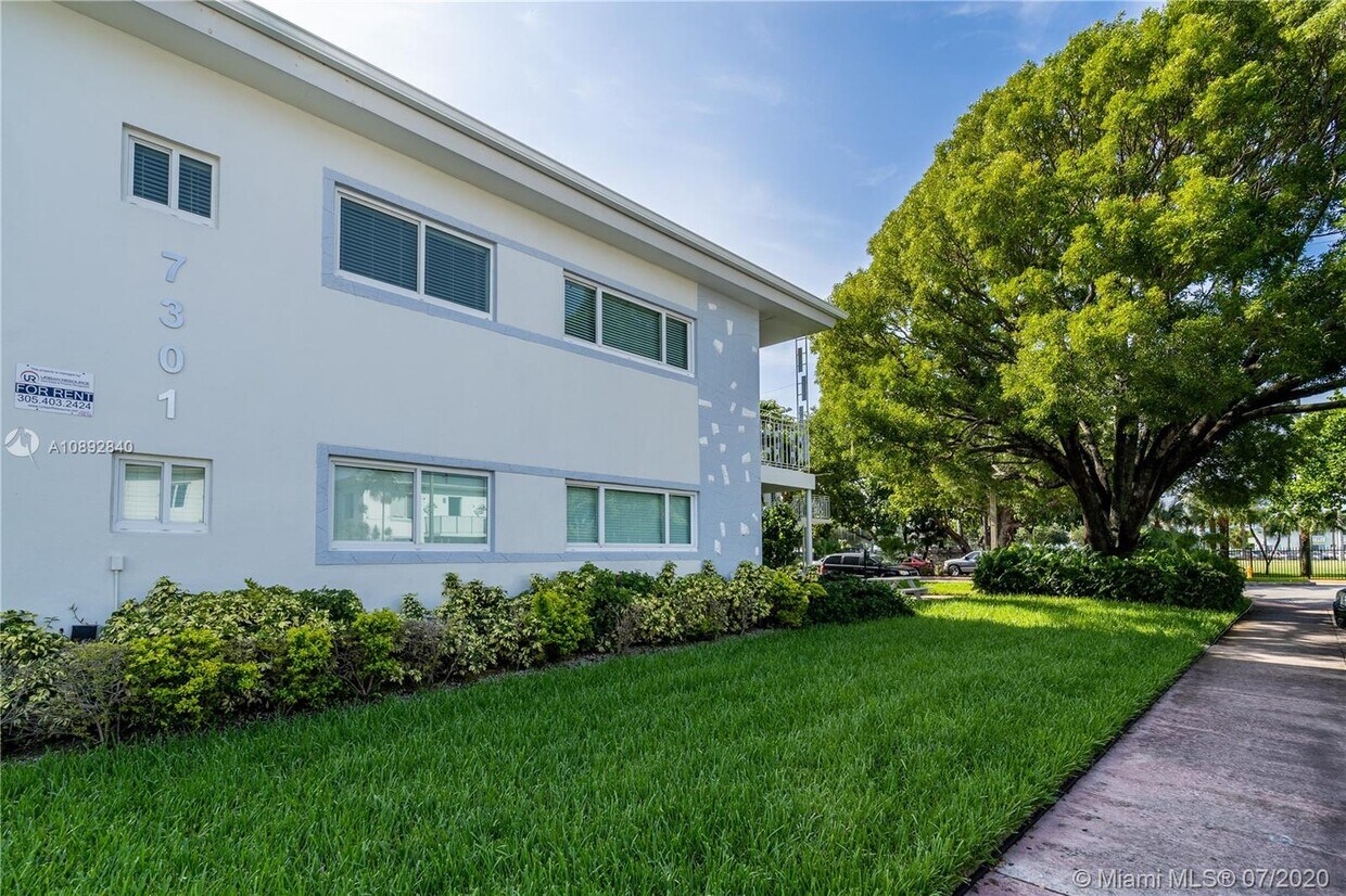 Foto principal - 7301 Carlyle Ave
