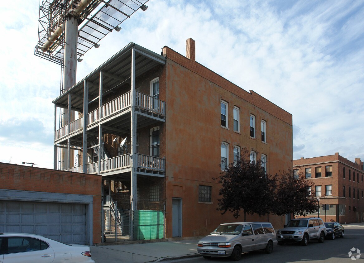 Building Photo - 503 W 26th St