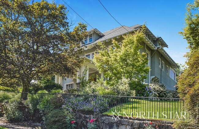 Foto del edificio - Live in a National Historic Home