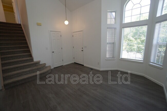 Foto del edificio - 10182 Woodrose Ct