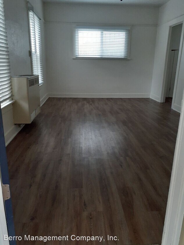 Foto principal - 1724 E 4th St