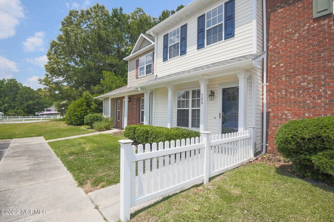 Building Photo - 103 Meadowbrook Ln