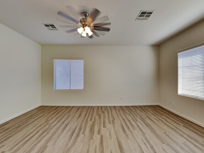 Foto del edificio - 43174 W Chisholm Dr