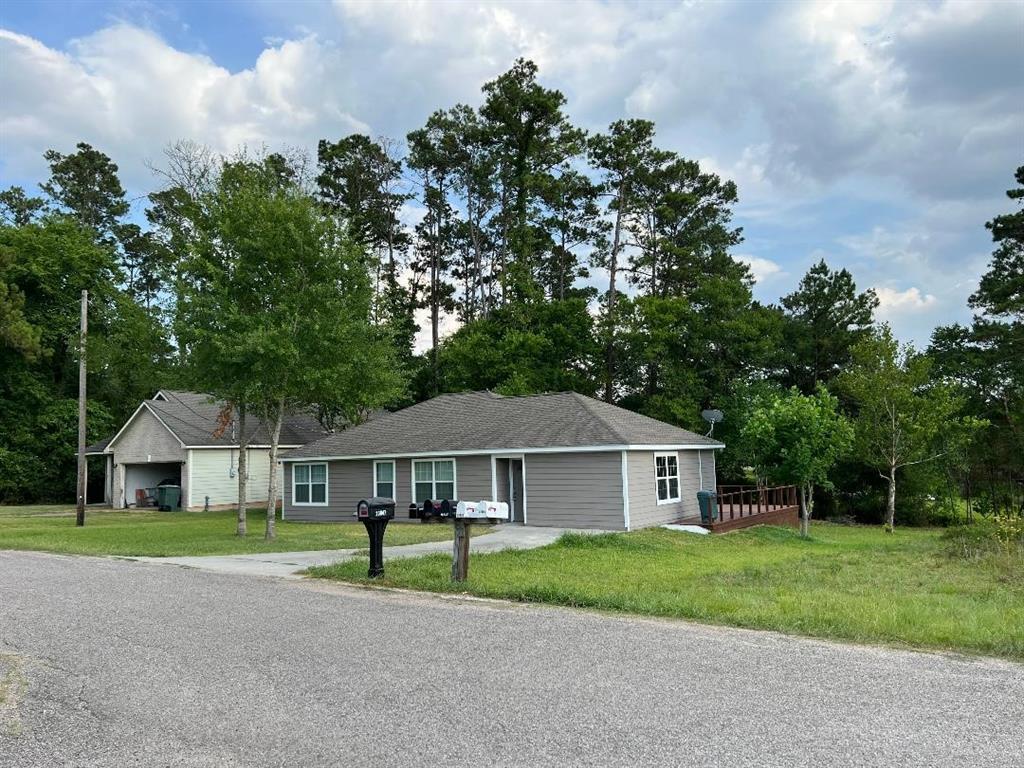 Primary Photo - 23847 Tri Lakes Rd