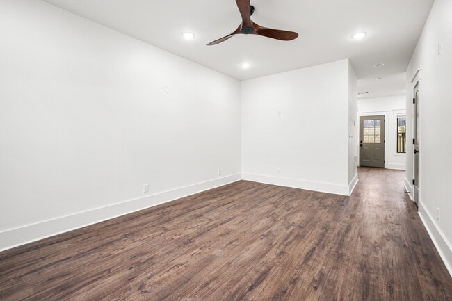 Building Photo - Somerset Parc