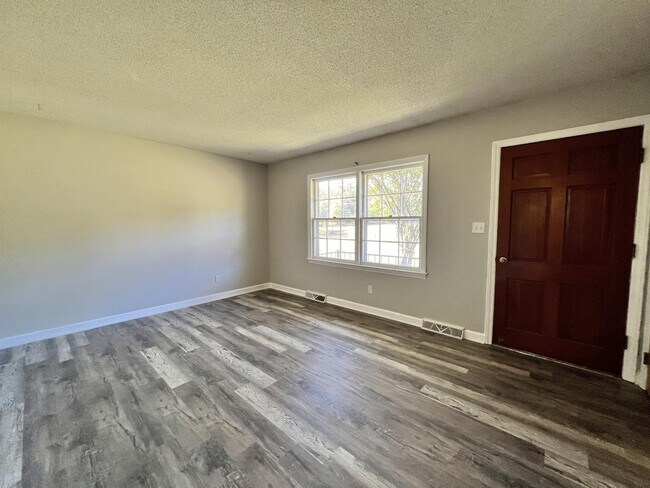 Building Photo - 2114 NC-62
