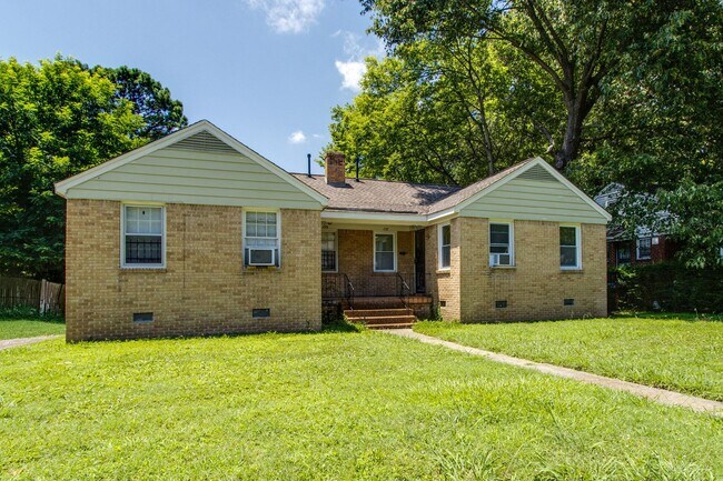 Building Photo - Classic Midtown Duplex