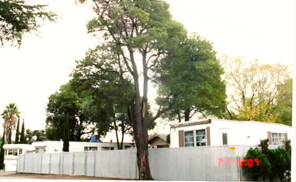 Building Photo - 395 Hanlon Way