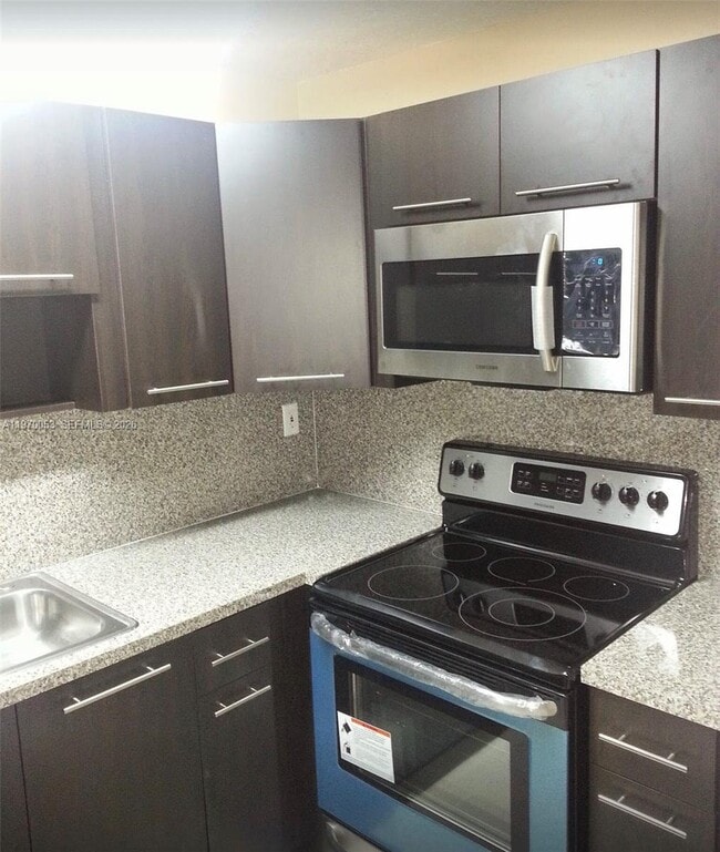 Foto del edificio - 6435 SW 130th Ave