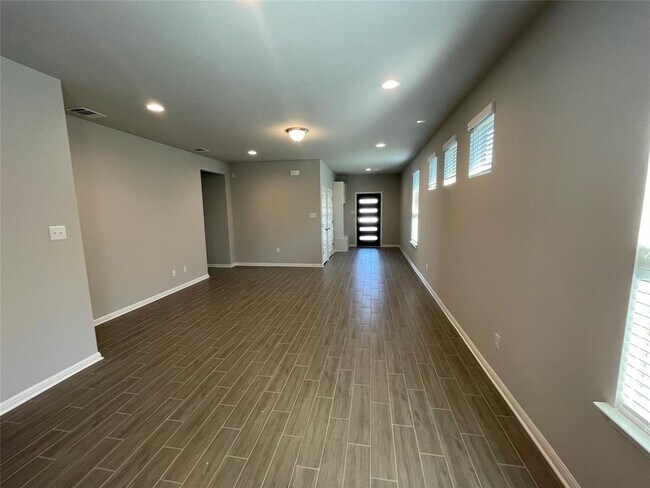 Foto del edificio - 125 Unforgiven Ln