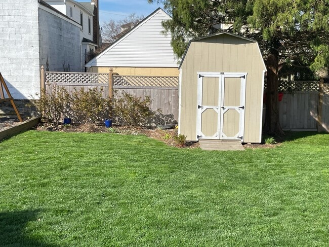 Photo - 2426 Chestnut Ave House