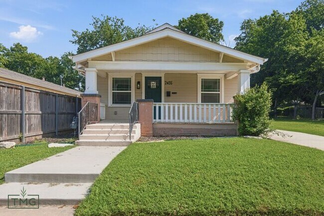 Foto del edificio - Move In Special! Lawn Care and Water Included! 3/1 Near TU!