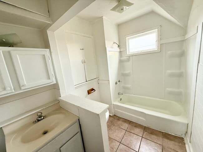 Building Photo - 2300 56th St