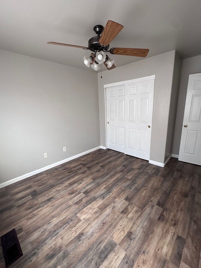 Building Photo - Beautiful Home For Rent in Fernley