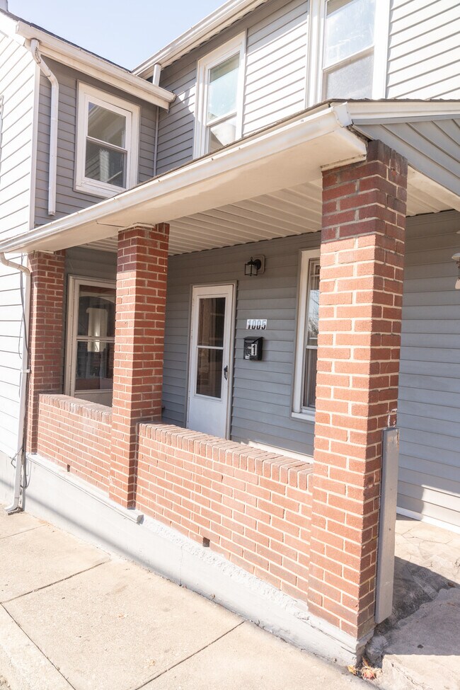 Foto del edificio - 1005 Railroad St