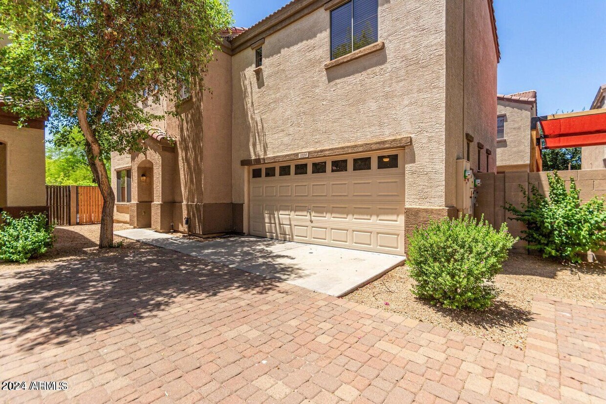 1339 E Dunbar Dr, Phoenix, AZ 85042 House Rental in Phoenix, AZ