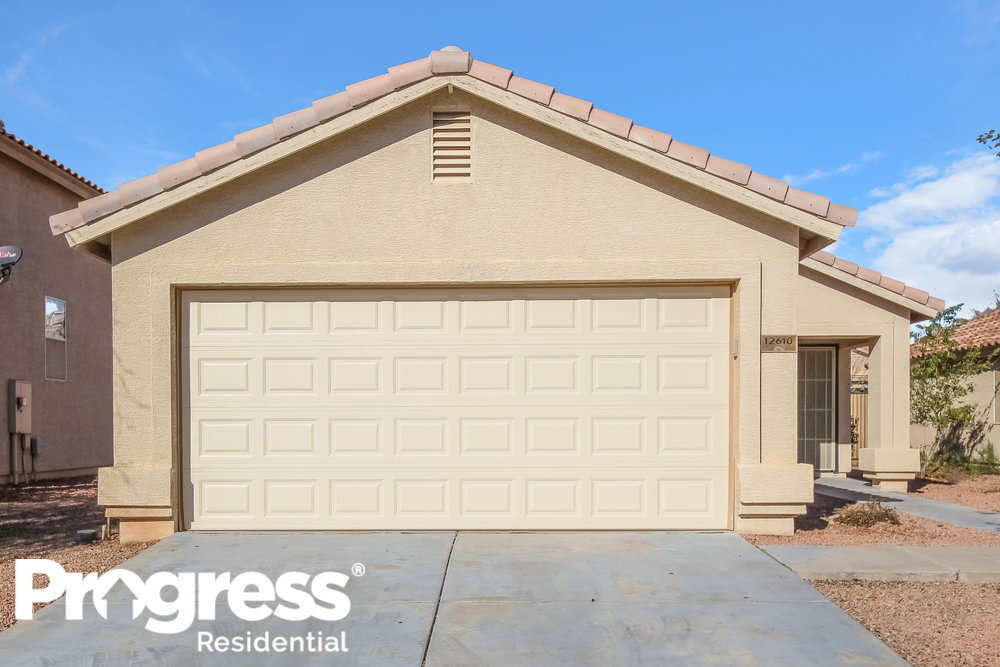 Foto principal - 12610 W Paradise Dr