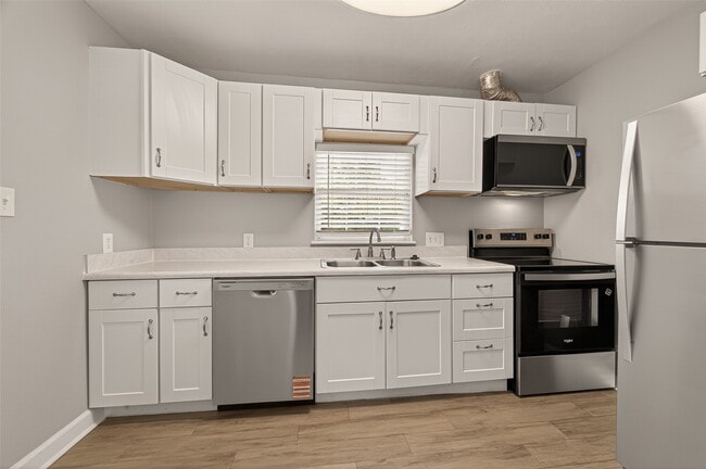 Foto del edificio - 6615 Kernel St