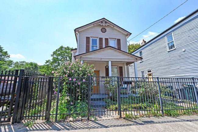 Building Photo - 3737 Eastern Ave