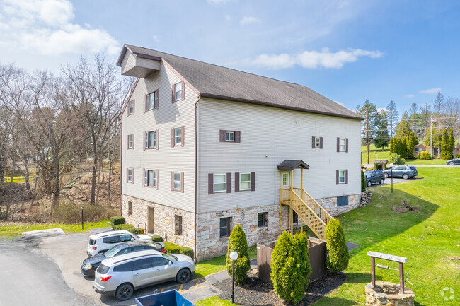 Building Photo - Old Mill Apartments