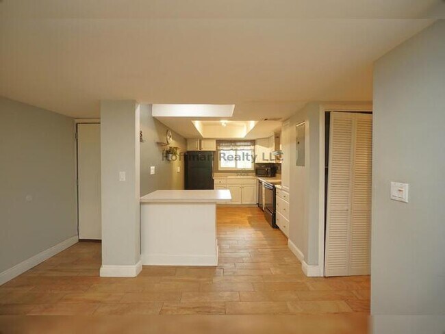 Foto del edificio - Charming 2-Bedroom Condo in St. Petersburg