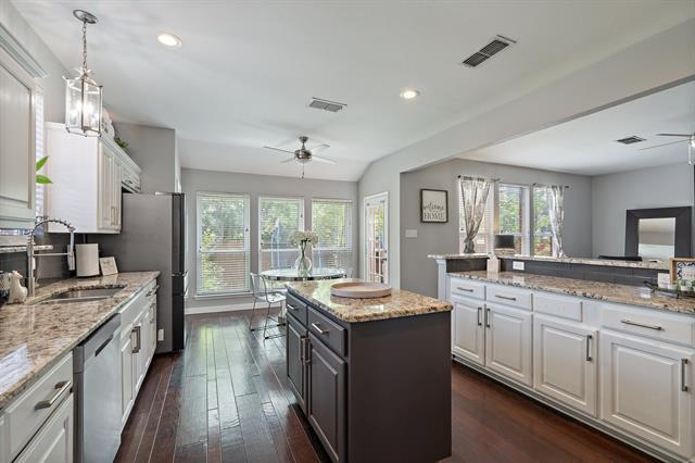 Building Photo - 1817 Kingsbrook Trail