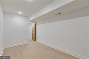 Foto del edificio - 4153 Mantua Ave