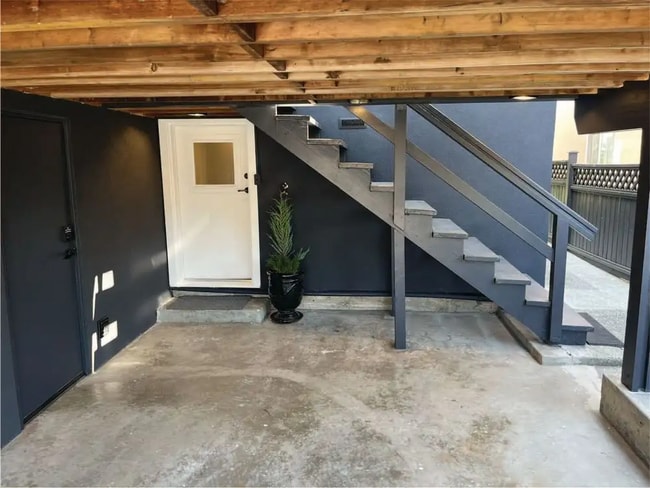Building Photo - 3267 27th Av E