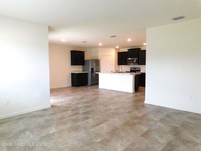 Building Photo - 739 Forest Trace Cir