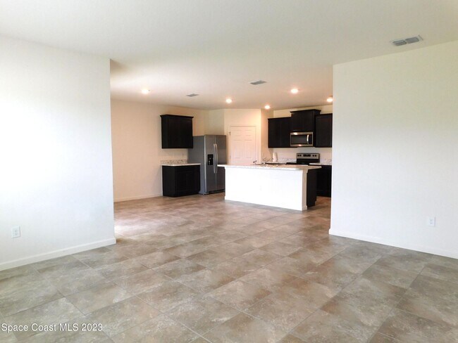 Foto del edificio - 739 Forest Trace Cir