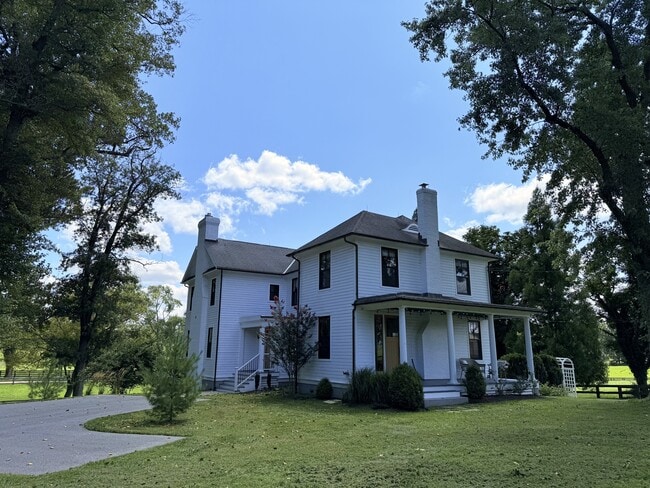Photo - 1421 Greenspring Vly Rd House
