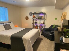 Building Photo - 473 S State St