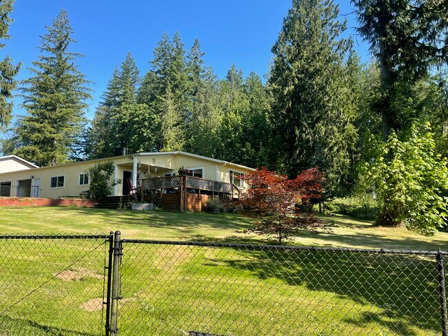 Foto del edificio - 900 Sandy Bend Rd