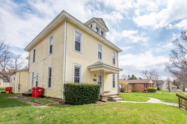 Building Photo - 138 N Madison Rd