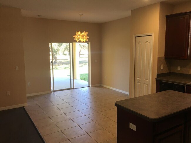 Building Photo - 3/2 House with 2 car garage in Colony Lakes