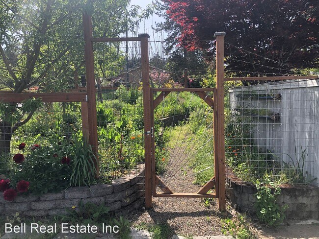 Foto del edificio - 3 br, 2 bath House - 2498 Blackburn St.