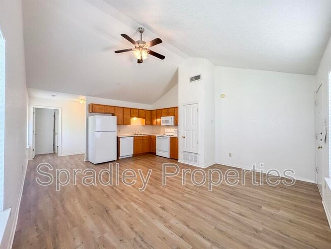 Building Photo - 102 Lacey Lou Ln