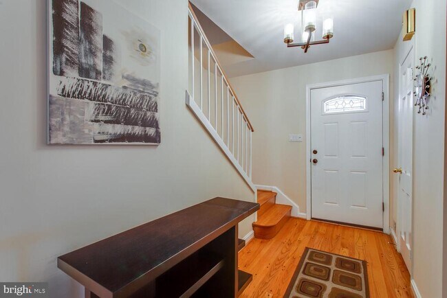 Foto del edificio - 6063 Hardwick Pl
