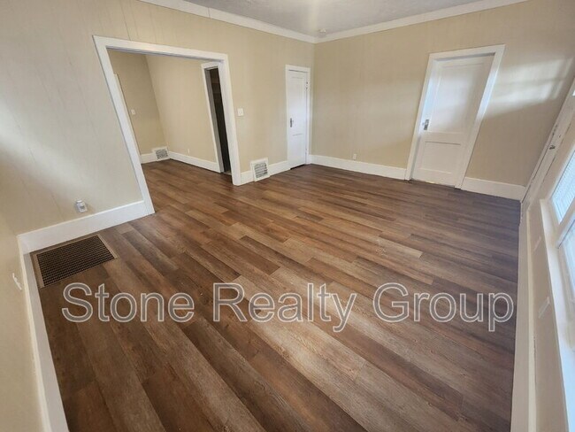 Foto del edificio - 823 S 10th St