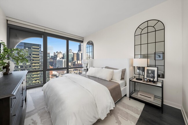 Building Photo - 164 N Peoria St