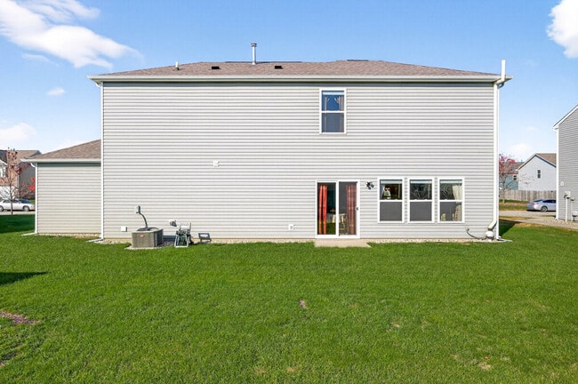 Building Photo - 4663 Bayview Dr