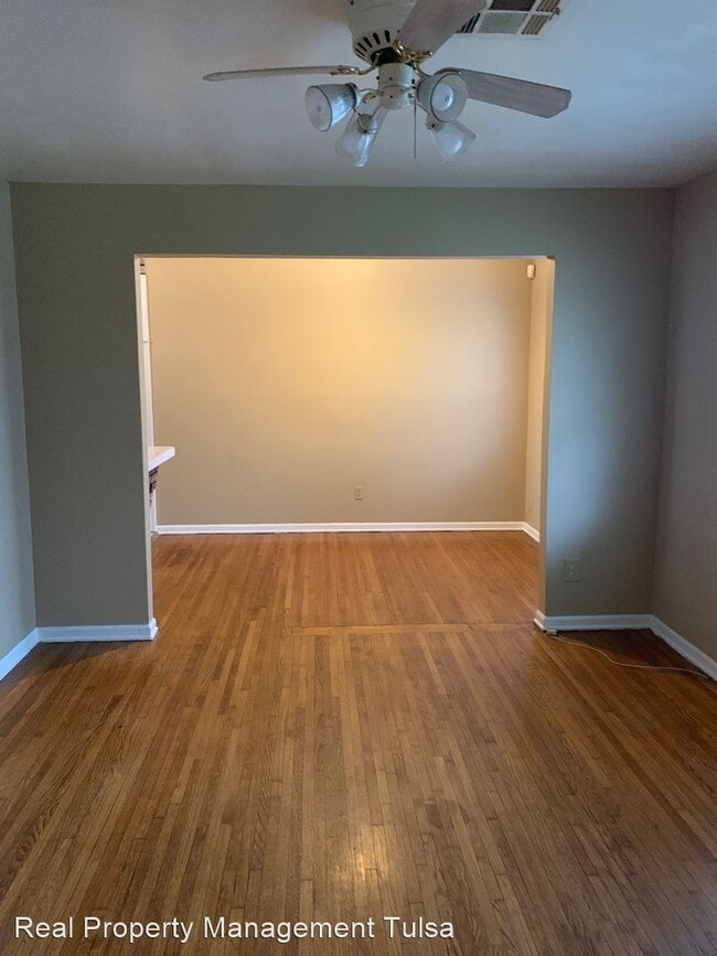 Building Photo - 3 br, 1 bath House - 339 West 61 Pl North