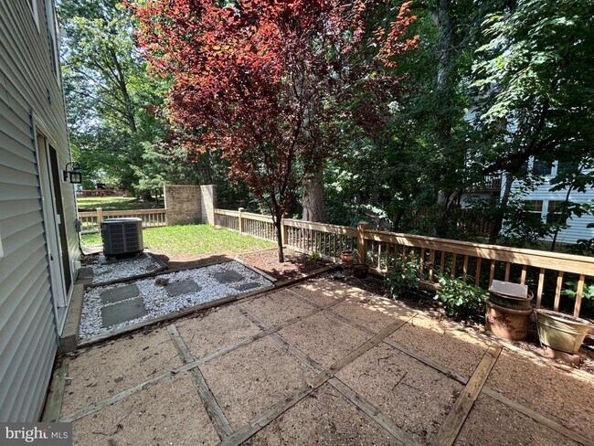 Foto del edificio - 6001 Rabbit Hill Ct