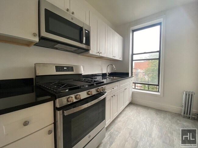 Building Photo - 414A 7 AVENUE