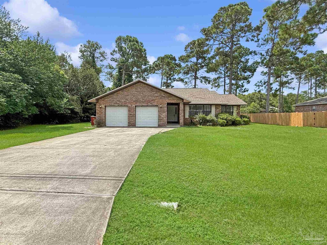 Foto principal - 7055 Jasper St