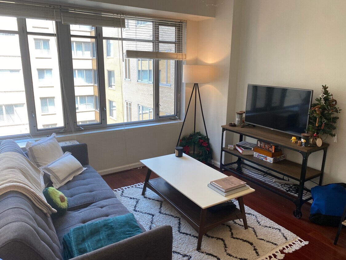 Foto principal - 1711 Massachusetts Ave NW