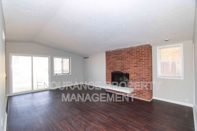 Foto del edificio - 3130 Balsamridge Dr