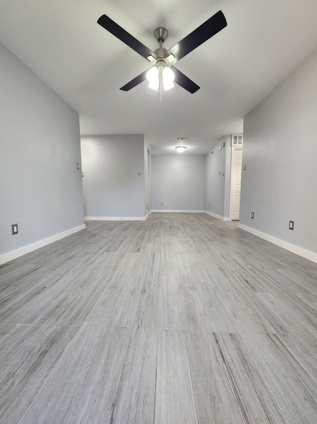 Building Photo - 10555 Turtlewood Ct